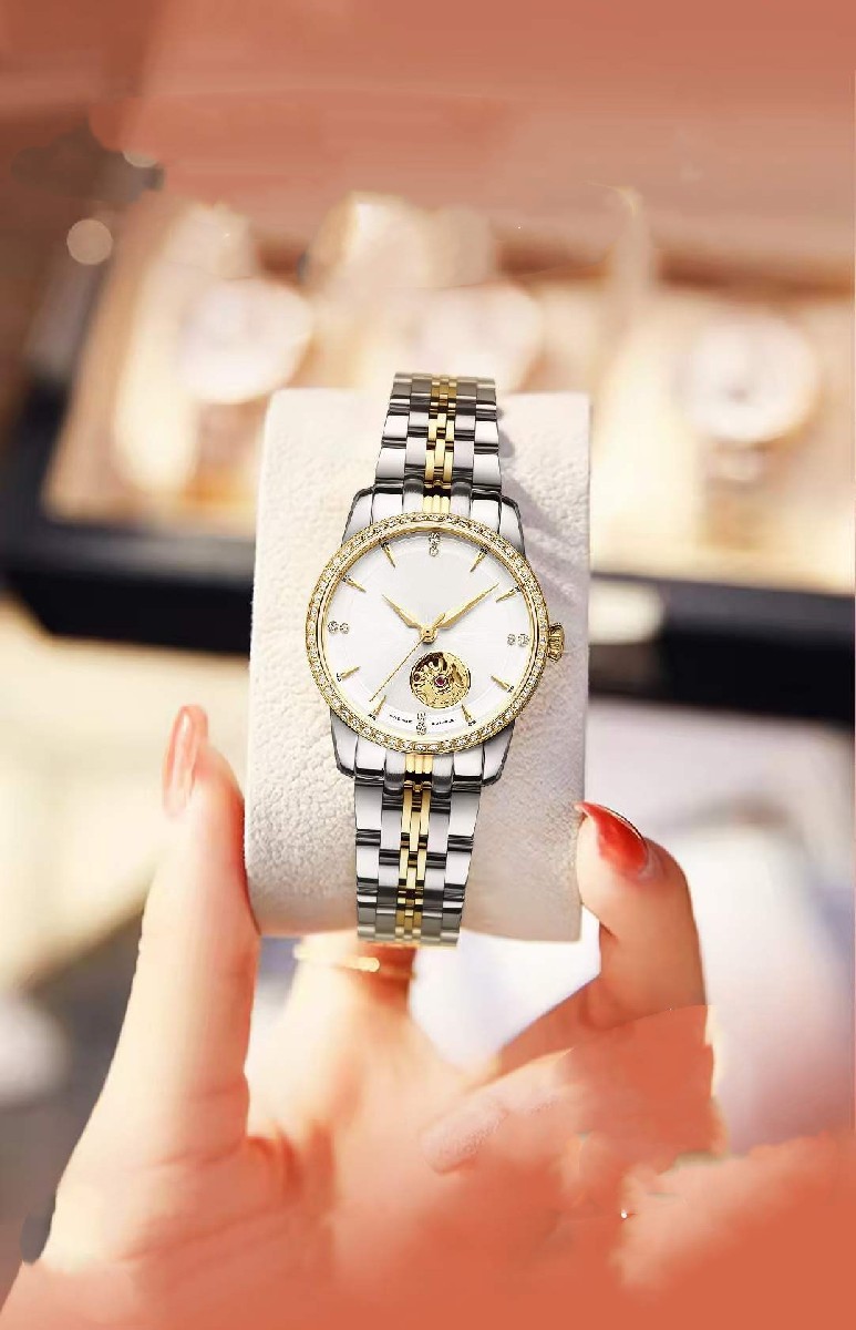 2023年新款女士间金不锈钢手表.jpg
